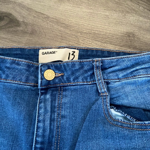 Garage Super High-Rise Jeans - Picture 2 of 3